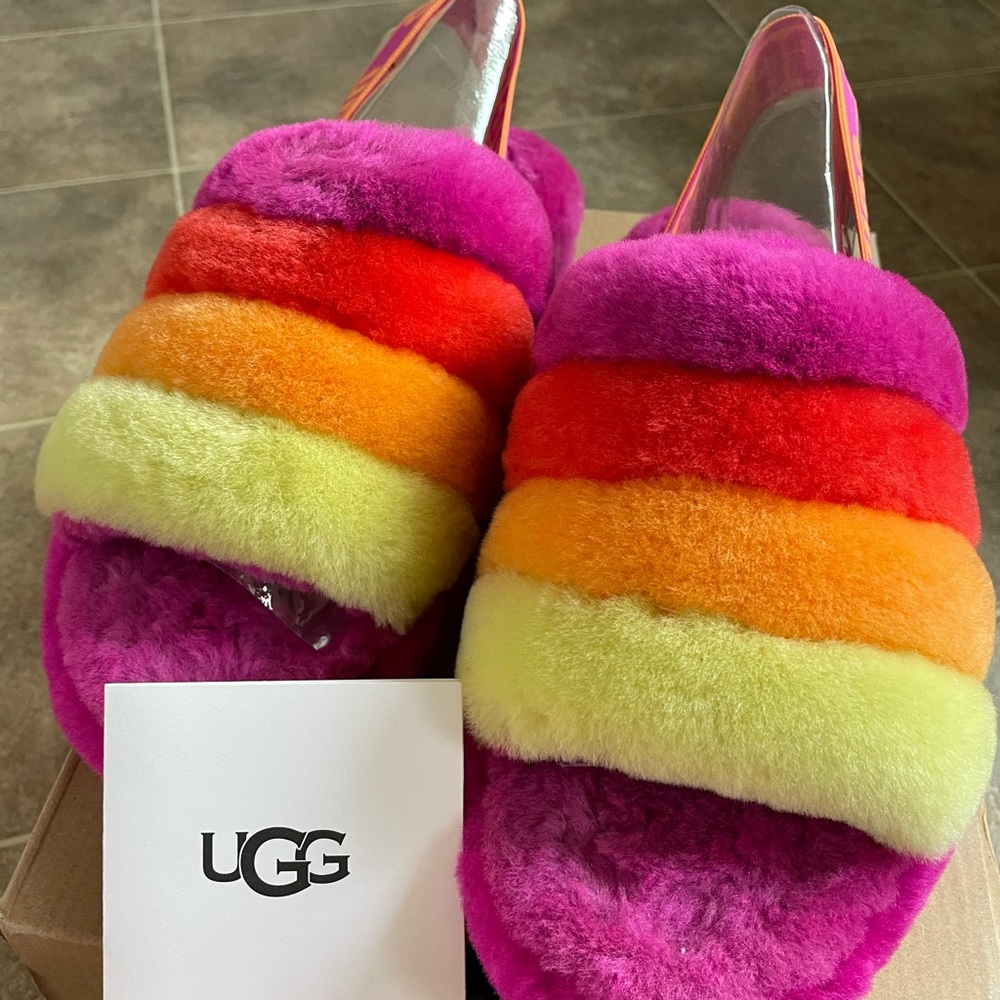 UGG FLUFFY - Picture 4 of 4
